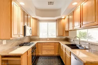 Photo #5: 2266059 Listing 