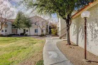 Photo #3: 2266068 Listing