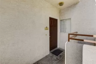 Photo #5: 2266068 Listing