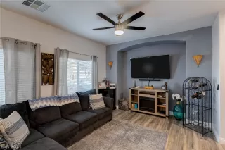 Photo #4: 2266077 Listing