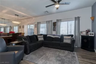 Photo #5: 2266077 Listing