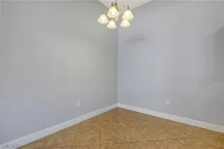 Photo #6: 2266086 Listing