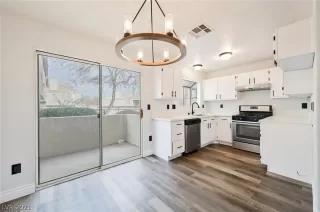 Photo #2: 2266104 Listing