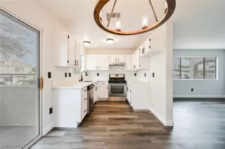 Photo #3: 2266104 Listing