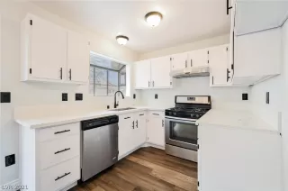 Photo #4: 2266104 Listing