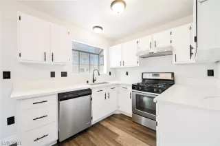 Photo #6: 2266104 Listing