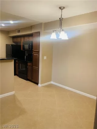 Photo #3: 2266106 Listing