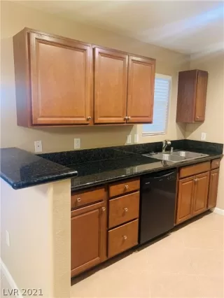 Photo #6: 2266106 Listing