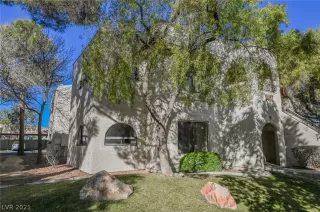 Photo #3: 2266127 Listing