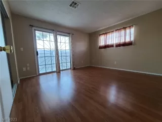 Photo #4: 2266154 Listing