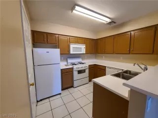 Photo #5: 2266154 Listing