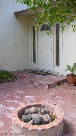 Photo #5: 2266157 Listing 