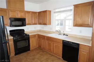 Photo #4: 2266206 Listing