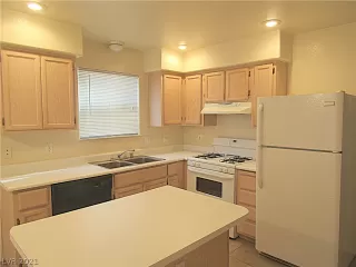 Photo #3: 2266264 Listing 