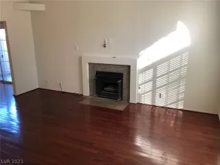 Photo #3: 2266337 Listing