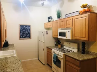 Photo #3: 2266340 Listing