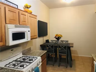 Photo #6: 2266340 Listing