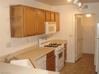 Photo #3: 2266397 Listing