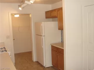 Photo #4: 2266397 Listing