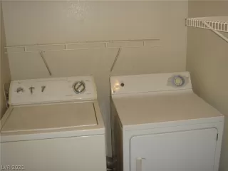 Photo #5: 2266397 Listing