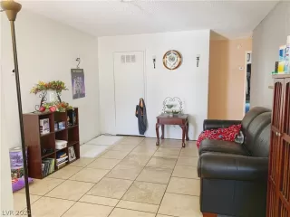 Photo #2: 2266401 Listing