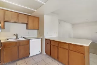 Photo #4: 2266411 Listing