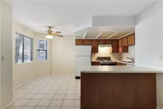 Photo #6: 2266411 Listing