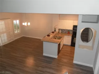 Photo #5: 2266461 Listing