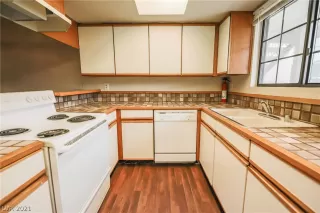 Photo #6: 2266464 Listing 