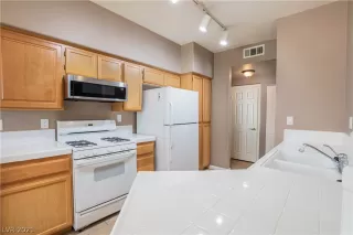 Photo #5: 2266466 Listing 