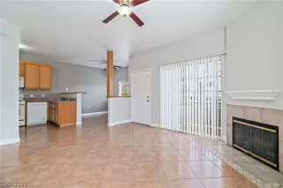 Photo #4: 2266472 Listing