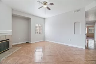 Photo #6: 2266472 Listing