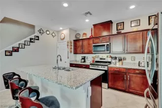 Photo #2: 2266510 Listing