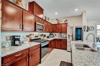 Photo #6: 2266510 Listing