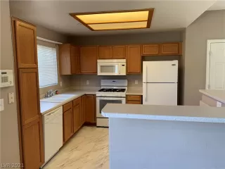 Photo #2: 2266519 Listing