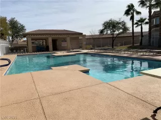 Photo #4: 2266519 Listing