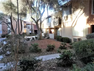 Photo #1: 2266551 Listing 