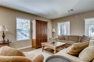 Photo #4: 2266568 Listing