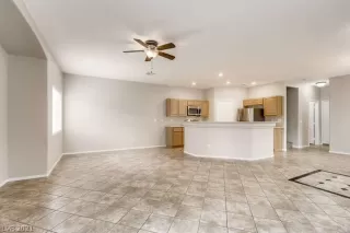 Photo #5: 2266594 Listing