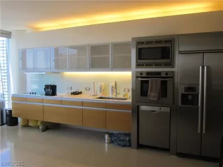 Photo #4: 2266605 Listing