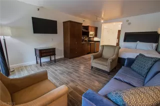 Photo #6: 2266610 Listing 