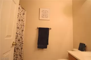 Photo #6: 2266626 Listing