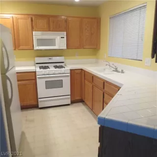 Photo #4: 2267823 Listing