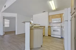 Photo #5: 2267851 Listing