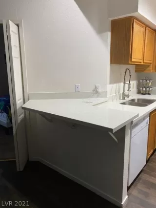 Photo #4: 2267856 Listing