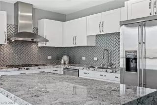 Photo #5: 2267934 Listing 