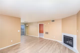 Photo #1: 2267939 Listing 