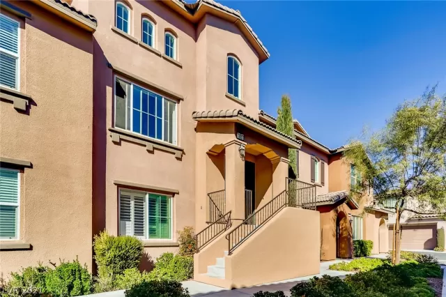 MLS: 2267940 Condo For Sale