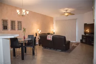 Photo #6: 2267943 Listing