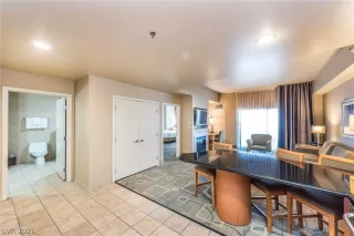 Photo #4: 2267957 Listing